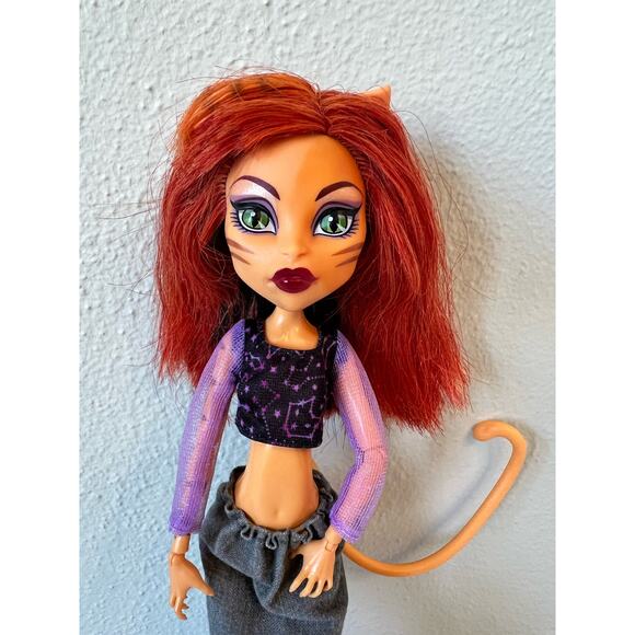 Monster High Doll Coffin Bean Toralei Stripe - Picture 4 of 7